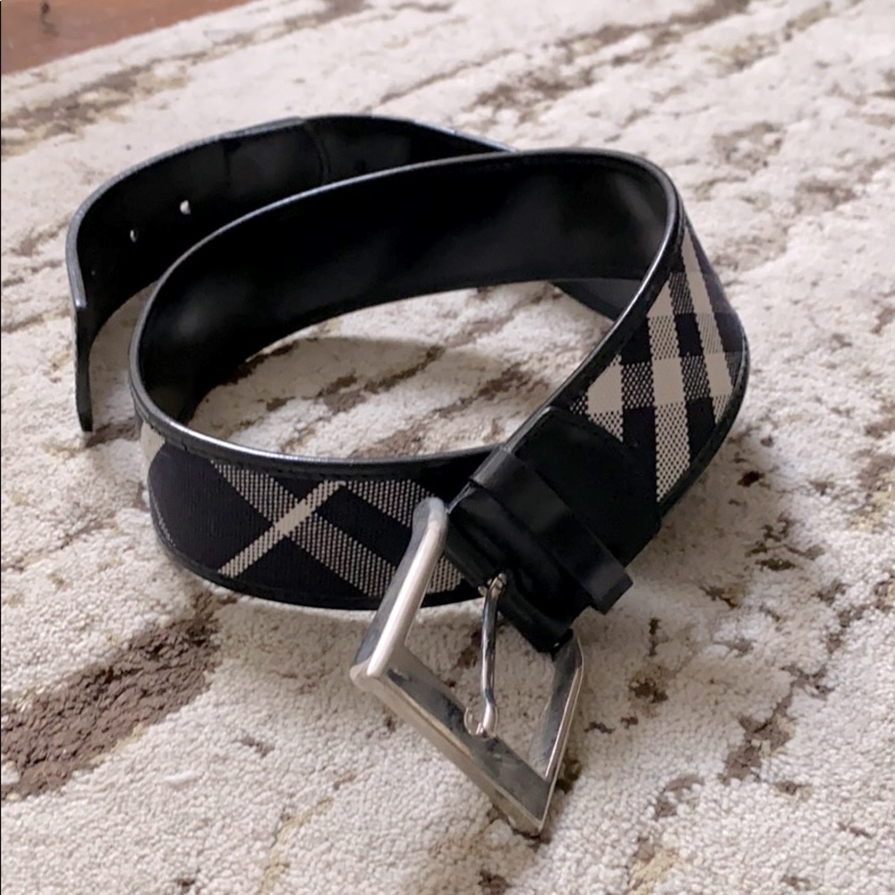 Burberry belt black and white plaid